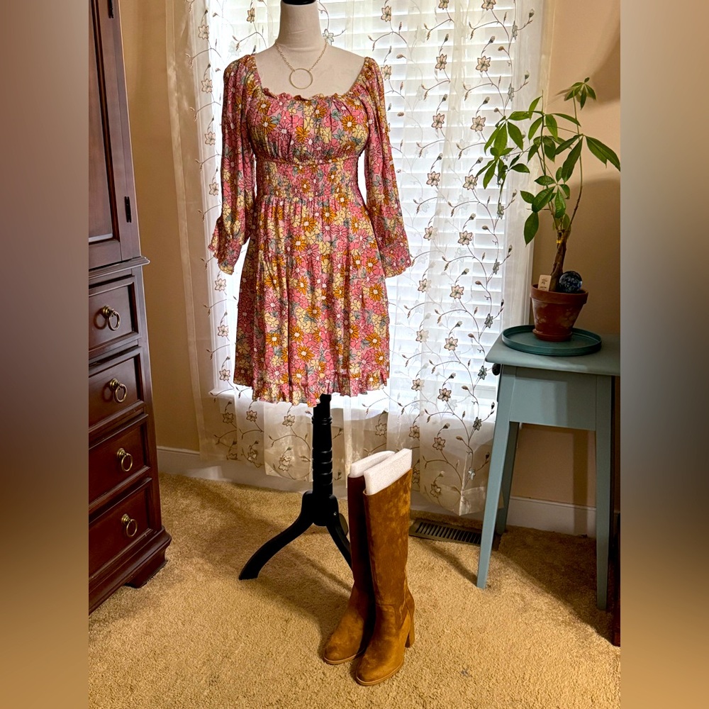 NWT Listical Size Medium. Pink Flower Print Square Neck And Puff Sleeve Dress